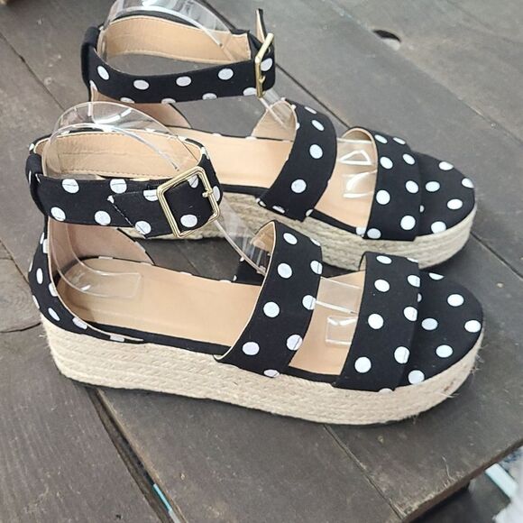 NWOT Platform sandals - Picture 1 of 5